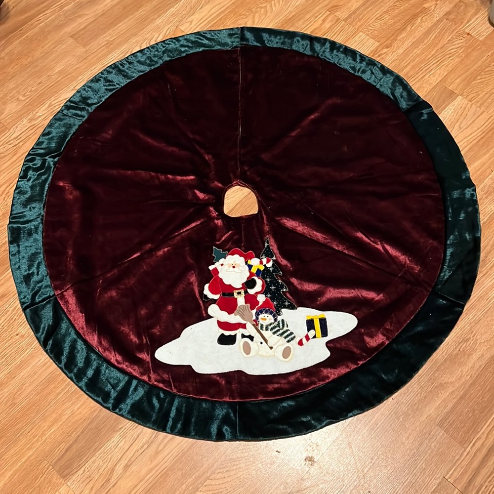 Christmas tree skirt-Santa